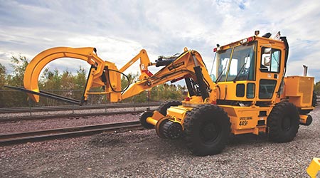 Pettibone: Speed Swing 445F rail crane